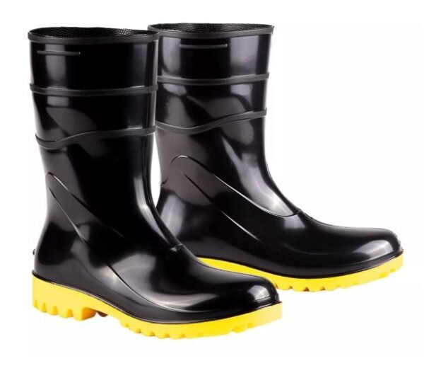 BOTA BORRACHA PVC PRETA SOLA AMARELA S/F S/B CARTOM 41