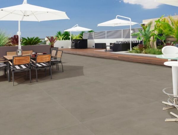 PORCELANATO EXTERNO NATURAL PIAZZA TAUPE 120X120 DELTA (2,88) GRANILHADO