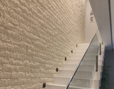 REVESTIMENTO CIMENTICIO 30X10 15MM AREIA ROCKFACE ARTESANAL (35 UN/M2)